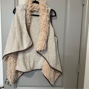 Faux Fur Lined Vest with Brown Trim  Love Tree M/L Fall Winter Sherpa Cozy